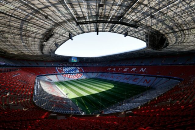 Grande plano do estádio de futebol.