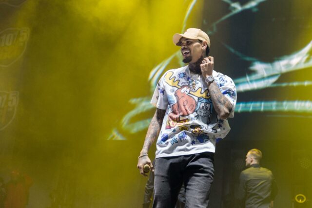 Chris Brown se apresentando no WGCI Big Jam Concert em Chicago