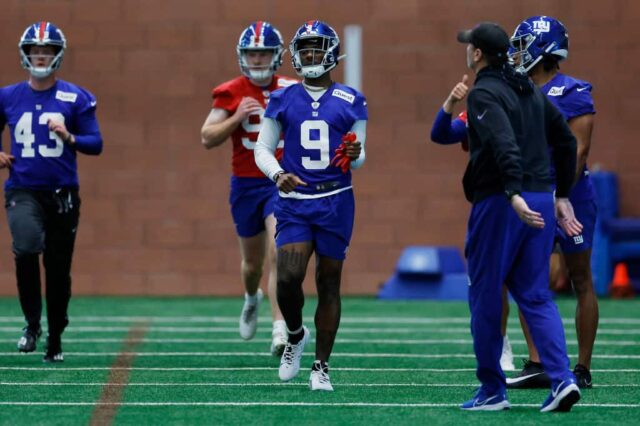 O wide receiver Malik Nabers nº 9 do New York Yankees realiza exercícios durante o New York Giants Rookie Minicamp no Quest Diagnostics Training Center em 10 de maio de 2024 em East Rutherford, Nova Jersey. 