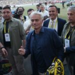 José Mourinho assina pelo Fenerbahçe