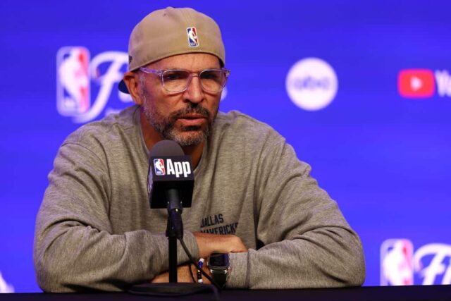 O técnico do Dallas Mavericks, Jason Kidd, fala à mídia durante o Media Day das finais da NBA de 2024 no TD Garden em 5 de junho de 2024 em Boston, Massachusetts.