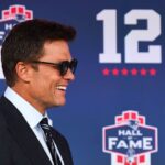 Tom Brady chega antes de sua cerimônia de posse no Hall da Fama de 2024 no Gillette Stadium em 12 de junho de 2024 em Foxborough, Massachusetts.
