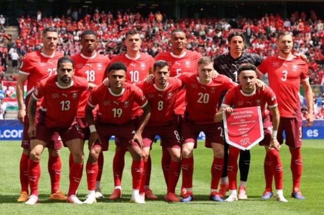 Jogadores da Suíça posam para foto do time na Euro 2024