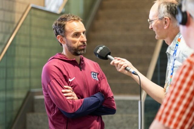 O técnico da Inglaterra, Gareth Southgate, retratado em uma entrevista à BBC na Euro 2024