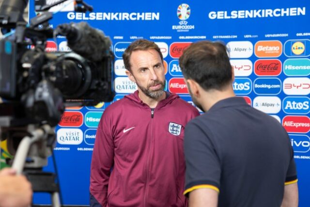 O técnico da Inglaterra, Gareth Southgate, foi fotografado em uma entrevista na Euro 2024