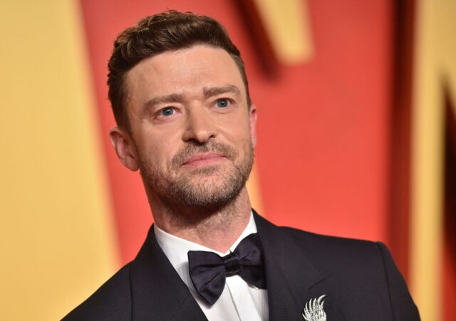 Um retrato em close de Justin Timberlake na Vanity Fair Oscar Party 2024