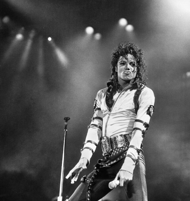Espólio de Michael Jackson diz que roupa de videoclipe ‘ruim’ vale US$ 271 mil