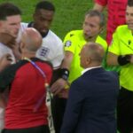 Declan Rice foi pressionado pelo técnico da Eslováquia, Francesco Calzona, após a vitória da Inglaterra na Euro 2024