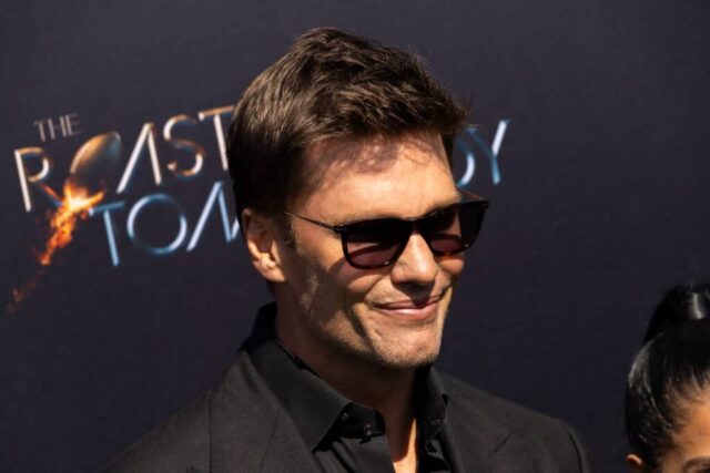 INGLEWOOD, CALIFÓRNIA - 5 DE MAIO: Tom Brady participa do Netflix Is A Joke Fest 