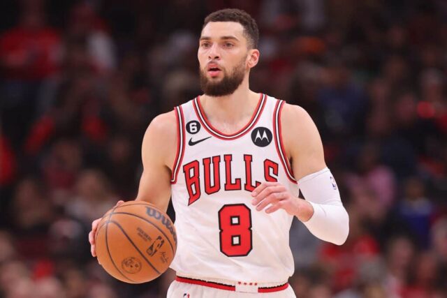 Zach LaVine # 8 do Chicago Bulls dribla contra o Orlando Magic durante o segundo tempo no United Center em 13 de fevereiro de 2023 em Chicago, Illinois.  NOTA AO USUÁRIO: O Usuário reconhece e concorda expressamente que, ao baixar e/ou usar esta fotografia, o Usuário está concordando com os termos e condições do Contrato de Licença da Getty Images.