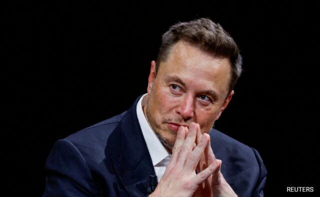 Elon Musk pode deixar a Tesla se o pagamento de US$ 56 bilhões não for aprovado, alerta o presidente do conselho