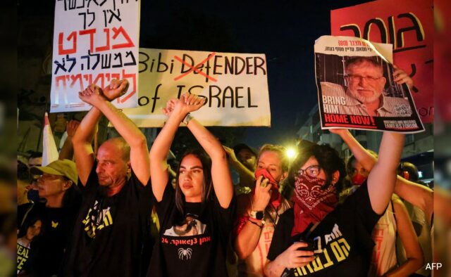 ‘Ministro do Crime’: Milhares agitam bandeiras e protestam contra Netanyahu em Israel