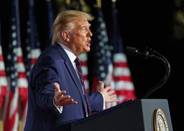 O presidente dos Estados Unidos, Donald J. Trump, faz comentários aceitando a nomeação do Partido Republicano em 2020 para presidente dos EUA 