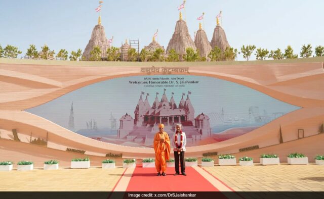 'Símbolo da amizade Índia-Emirados Árabes Unidos': S Jaishankar visita o templo hindu de Abu Dhabi