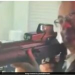 Embaixador do Reino Unido no México é demitido depois que um vídeo o mostra apontando uma arma para funcionários