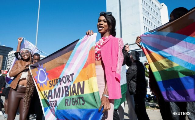 Tribunal da Namíbia declara leis que proíbem sexo gay inconstitucionais