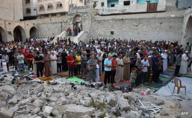 ‘Não há alegria’: os habitantes de Gaza celebram o Eid sob a sombra da guerra