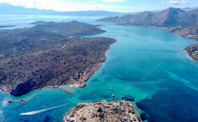 Turista americano encontrado morto em ilha grega durante onda de calor, último em uma série de desaparecimentos