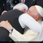 Nas fotos: Na Cúpula do G7, PM Modi encontra líderes mundiais e abraça o Papa