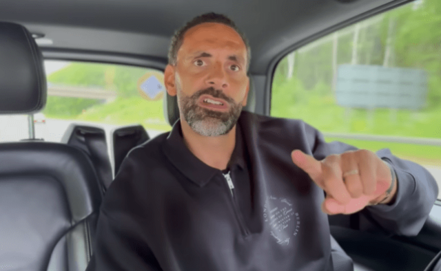 Rio Ferdinand reagindo à permanência de Erik ten Hag no Manchester United