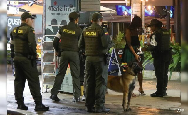 Policial entre 3 mortos e 8 feridos em atentado com carro-bomba na Colômbia