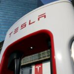 Residente canadense na China enfrenta 10 anos de prisão por vender segredos da Tesla