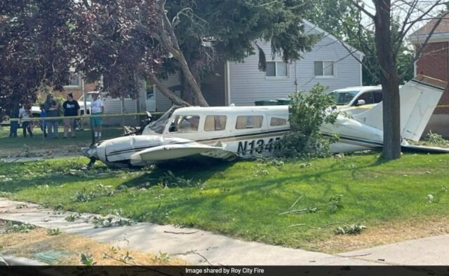 Pequeno avião cai em frente ao gramado de uma casa nos EUA: ''Parecia uma explosão''