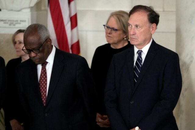 Juiz da Suprema Corte Clarence Thomas e Juiz Samuel Alito 