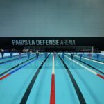 Vista de uma piscina para competições olímpicas na Arena La Defense, em Paris, durante a visita do primeiro-ministro da França, em Nanterre, nos subúrbios ao norte de Paris, antes dos Jogos Olímpicos de Paris 2024, 15 de julho de 2024. BERTRAND GUAY/Pool via REUTERS