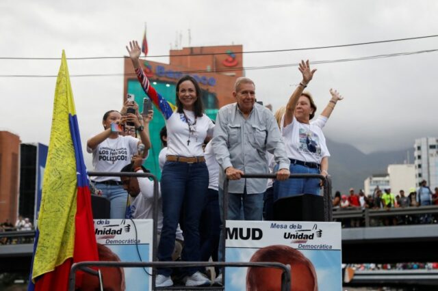 O candidato presidencial da oposição venezuelana, Edmundo Gonzalez, e a líder da oposição venezuelana, Maria Corina Machado