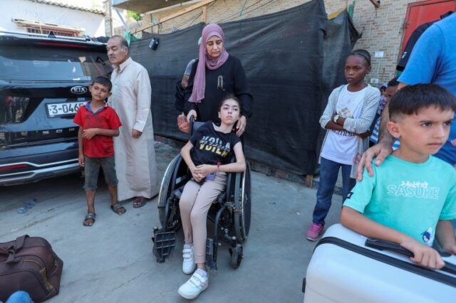 Pacientes de Gaza aguardam evacuação para receber tratamento no exterior