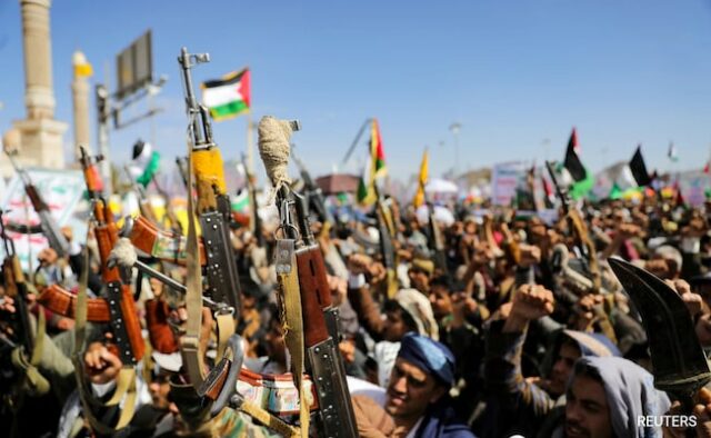 Houthis prometem resposta “enorme” ao ataque de Israel à medida que a violência em Gaza se espalha