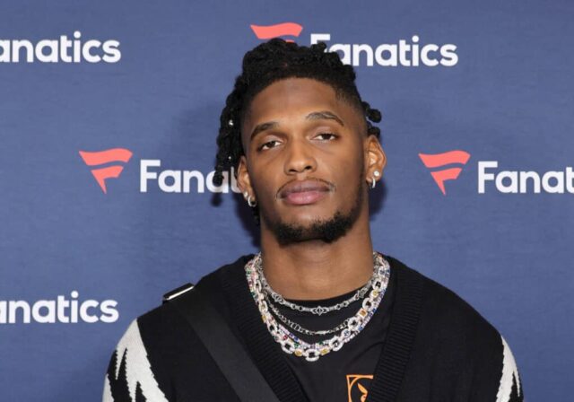 LAS VEGAS, NEVADA - 10 DE FEVEREIRO: CeeDee Lamb participa da festa Fanatics Super Bowl de Michael Rubin no Marquee Nightclub no The Cosmopolitan of Las Vegas em 10 de fevereiro de 2024 em Las Vegas, Nevada. 