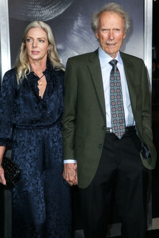 Clint Eastwood e Christina Sandera na estreia de 'The Mule' da Warner Bros. Pictures em Los Angeles - Tapete Vermelho