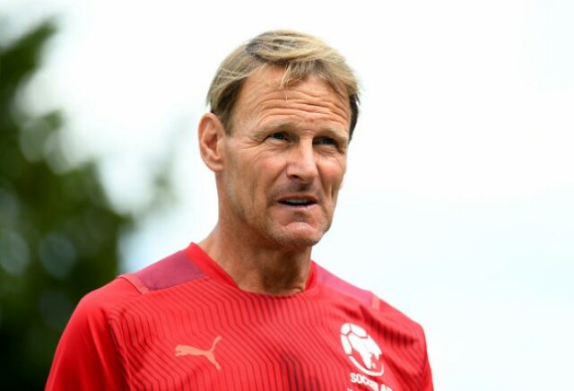 Ex-atacante da Inglaterra Teddy Sheringham