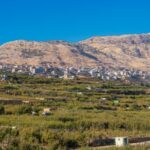Vista de Majdal Shams, uma cidade drusa no sopé sul do Monte Hermon, ao norte das Colinas de Golã, em Israel.