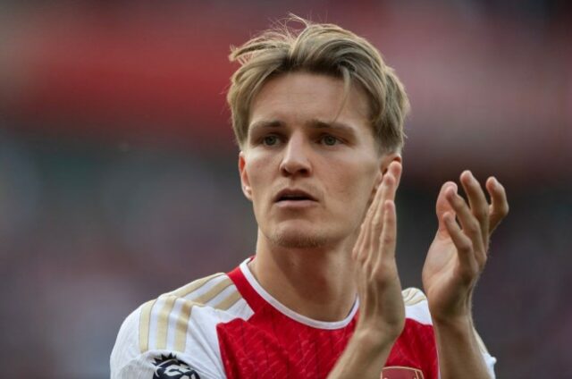 Martin Odegaard será o capitão do Arsenal novamente na próxima temporada, enquanto eles buscam reformular o Manchester City 