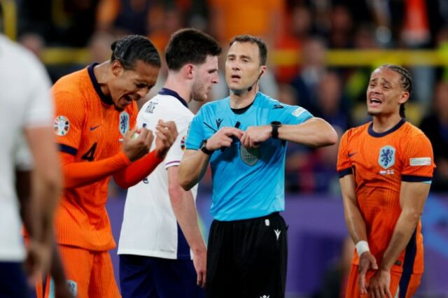 Os jogadores holandeses ficaram furiosos com o árbitro Felix Zwayer na semifinal do Euro 2024 contra a Inglaterra