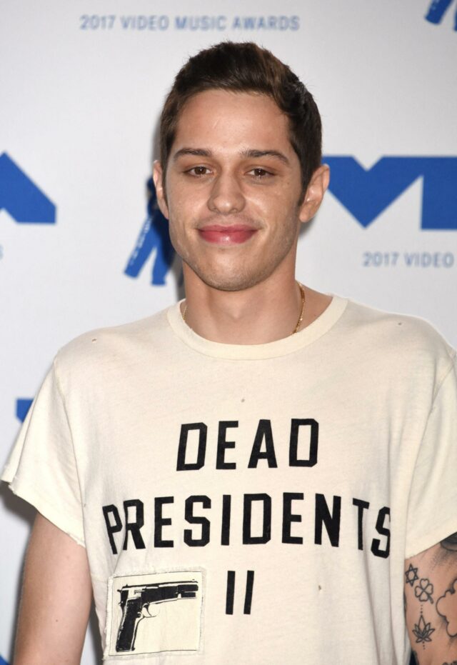 As refeições preferidas de Pete Davidson enquanto ele aprimora suas habilidades culinárias