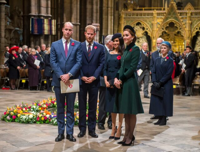 (LR) Príncipe William, Príncipe Harry, Meghan Markle, Kate Middleton