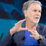 Reed Hastings, fundador da Netflix, fala no palco do New York Times Dealbook 2019