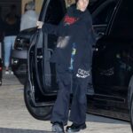 Kourtney Kardashian e Travis Barker são vistos chegando ao Nobu Malibu