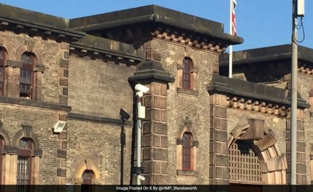 Agente penitenciária do Reino Unido acusada após vídeo de sexo com presidiário se tornar viral