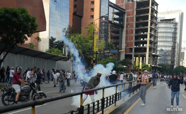 Peru ordena que diplomatas venezuelanos saiam dentro de 72 horas
