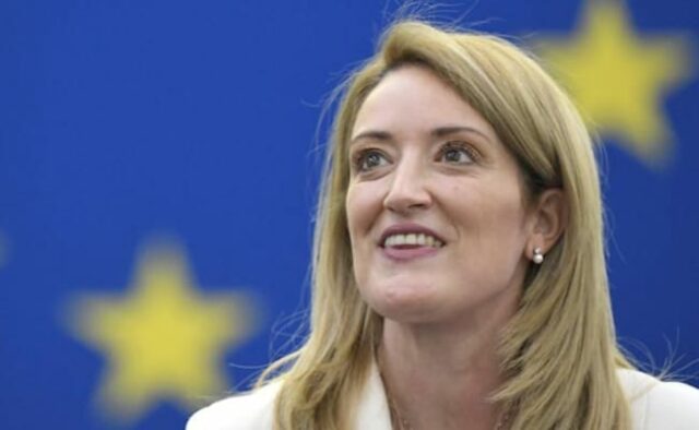 Roberta Metsola reeleita chefe do Parlamento Europeu