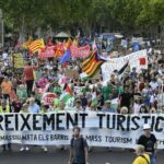 'Tornou nossa cidade inabitável': moradores de Barcelona protestam contra o turismo de massa