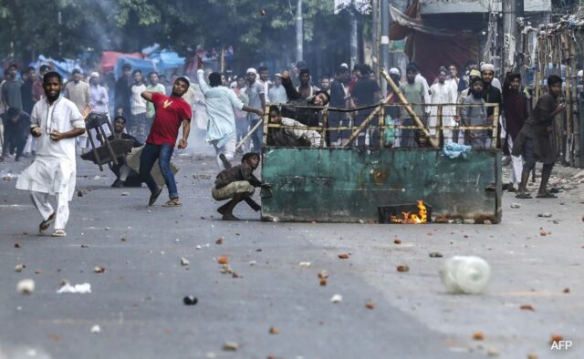Bangladesh impõe toque de recolher em todo o país e mobiliza militares enquanto 105 morrem em protestos