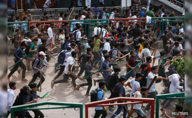 Bangladesh ordena fechamento de escolas em todo o país após violentos protestos estudantis