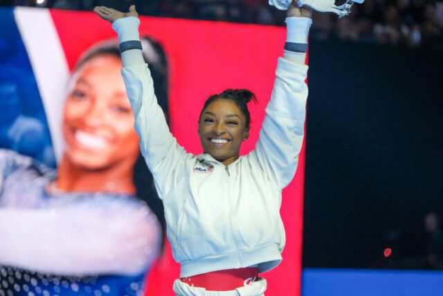 Simone Biles nas seletivas olímpicas dos EUA: dia 2