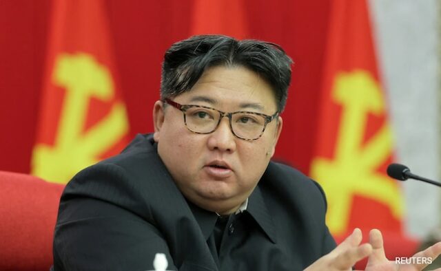 Kim Jong Un lança 250 mísseis balísticos na fronteira sul da Coreia do Norte